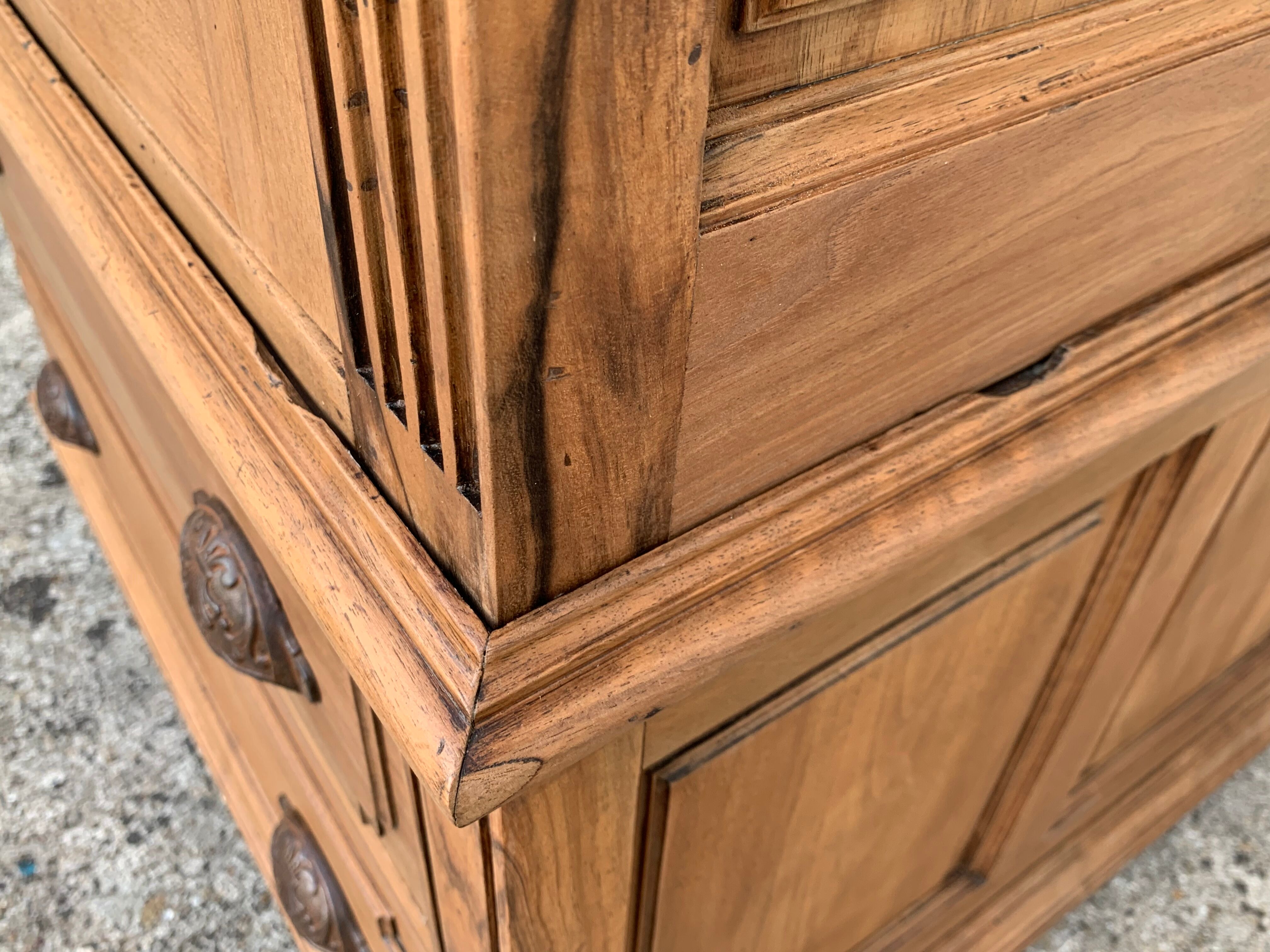 Armoire bonnetière parisienne vitrée 1920