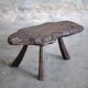 Tavolino scultoreo brutalista con sgabelli, anni '70, set di 3