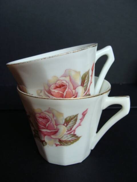 Vintage rose cups
