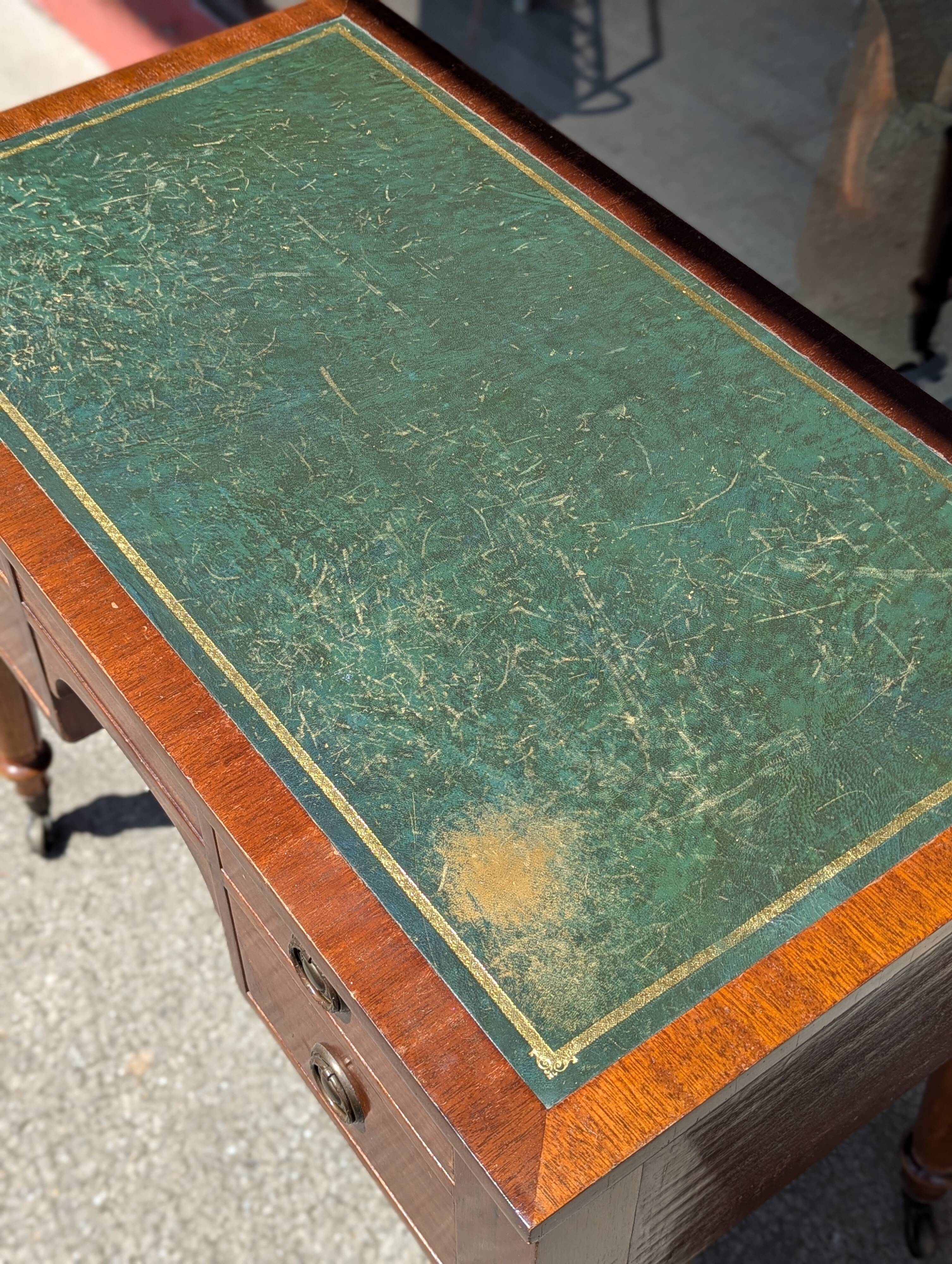 Small English mahogany desk