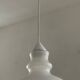 Suspension scandinave en opaline années 60-70