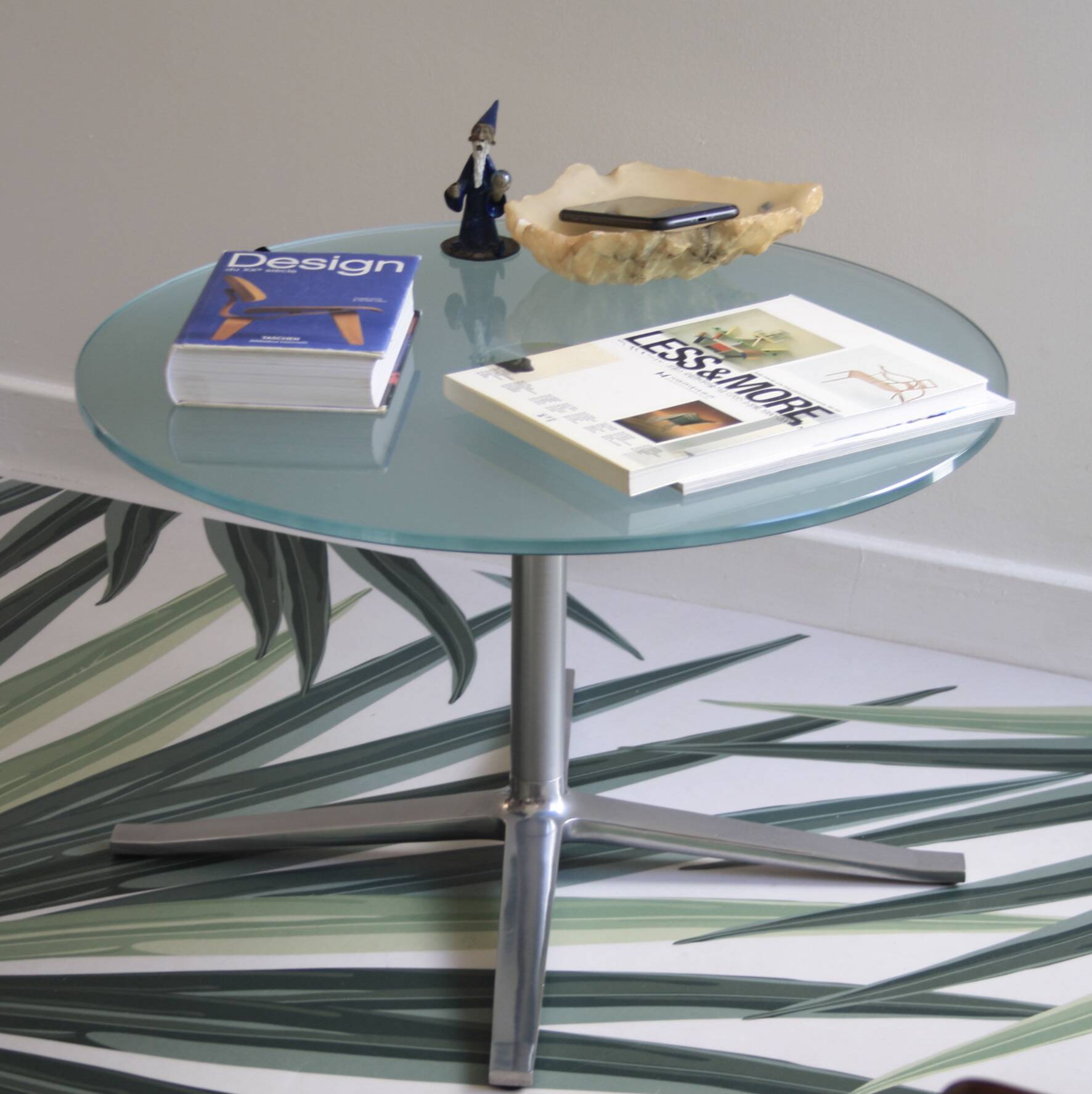 Round coffee table Pearson Lloyd