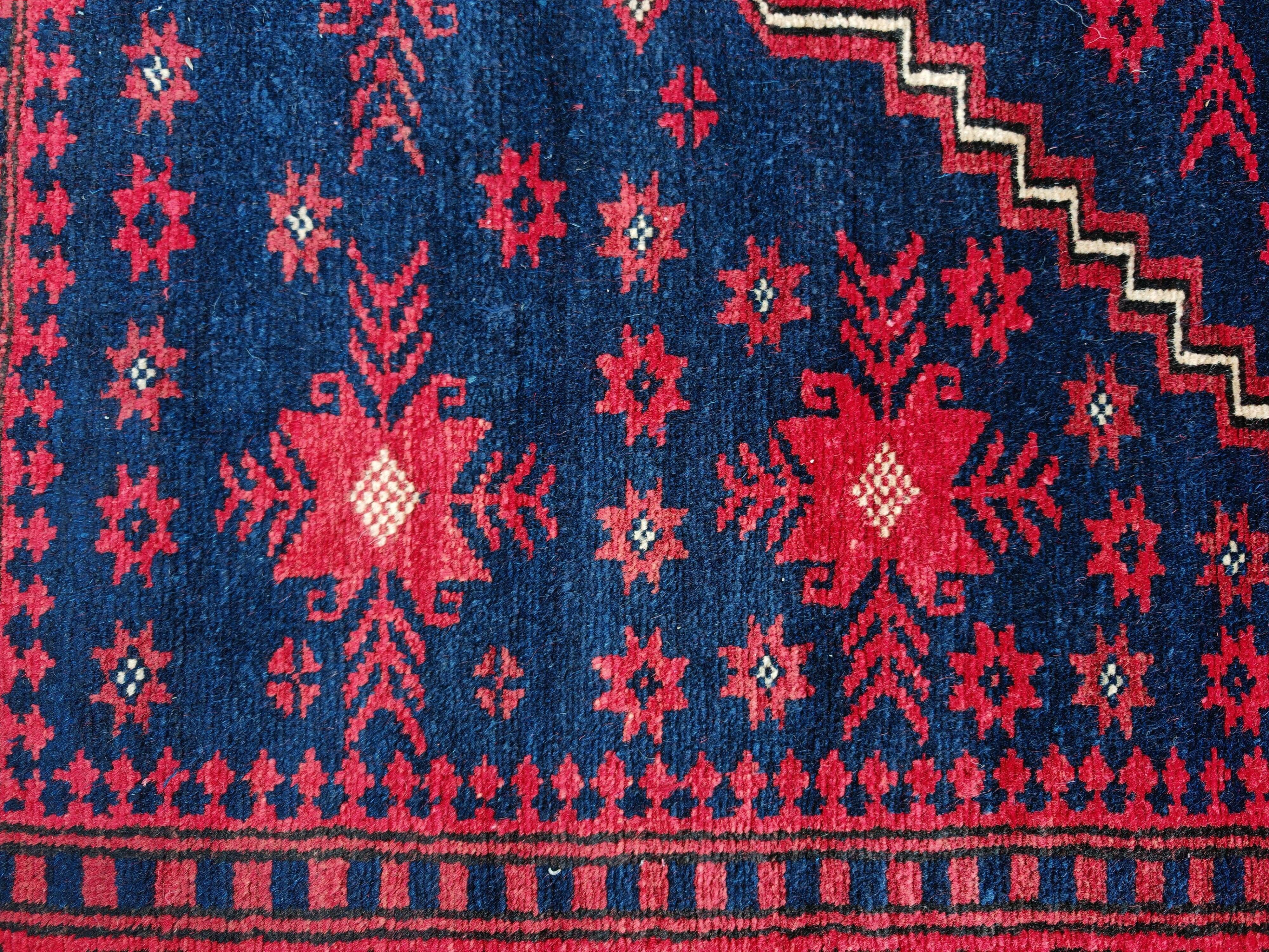 Yagcibedir carpet, vintage, handwoven, naturally dyed wool from the 1940s.