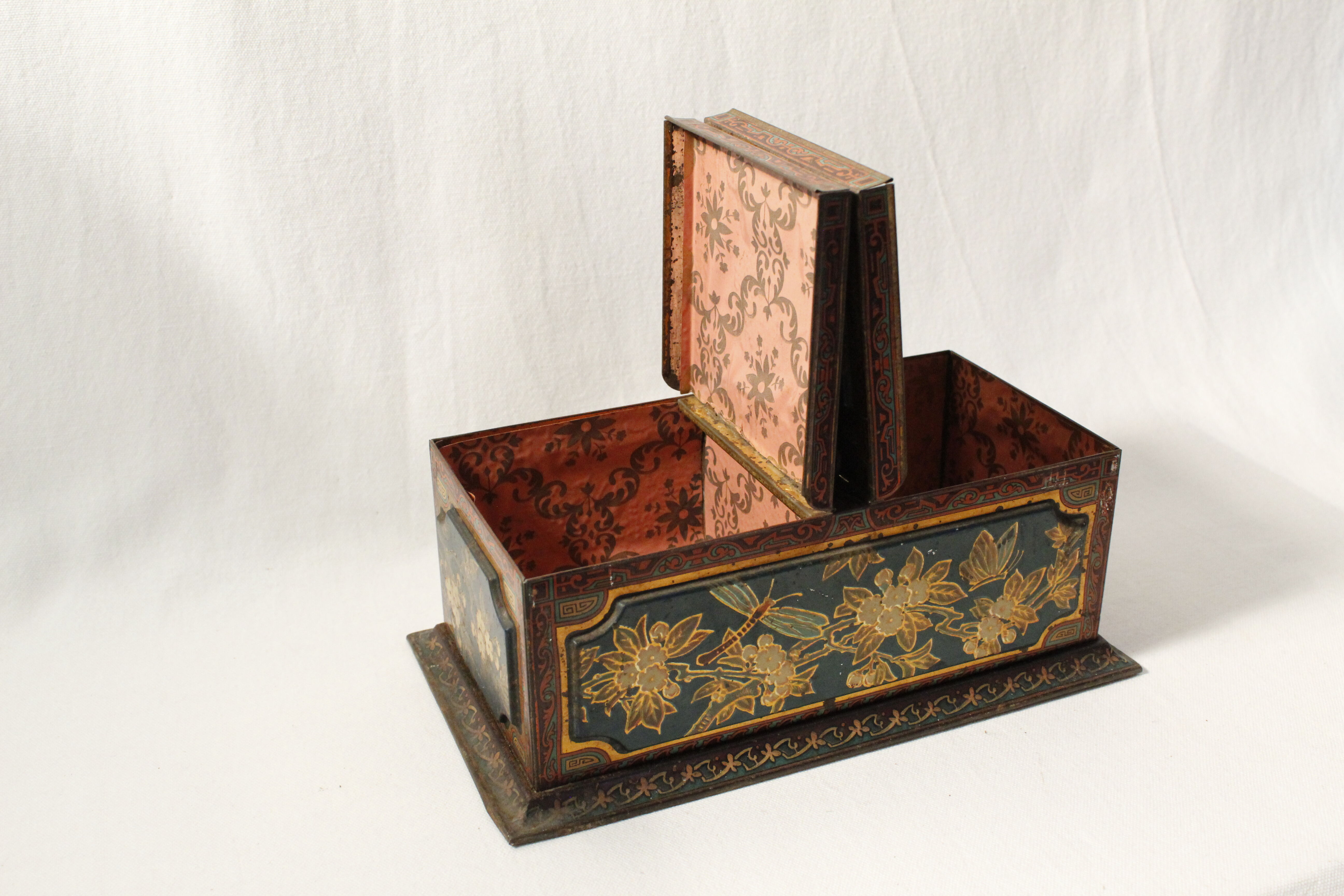 Antique Metal Cookie Tin - Huntley & Palmers