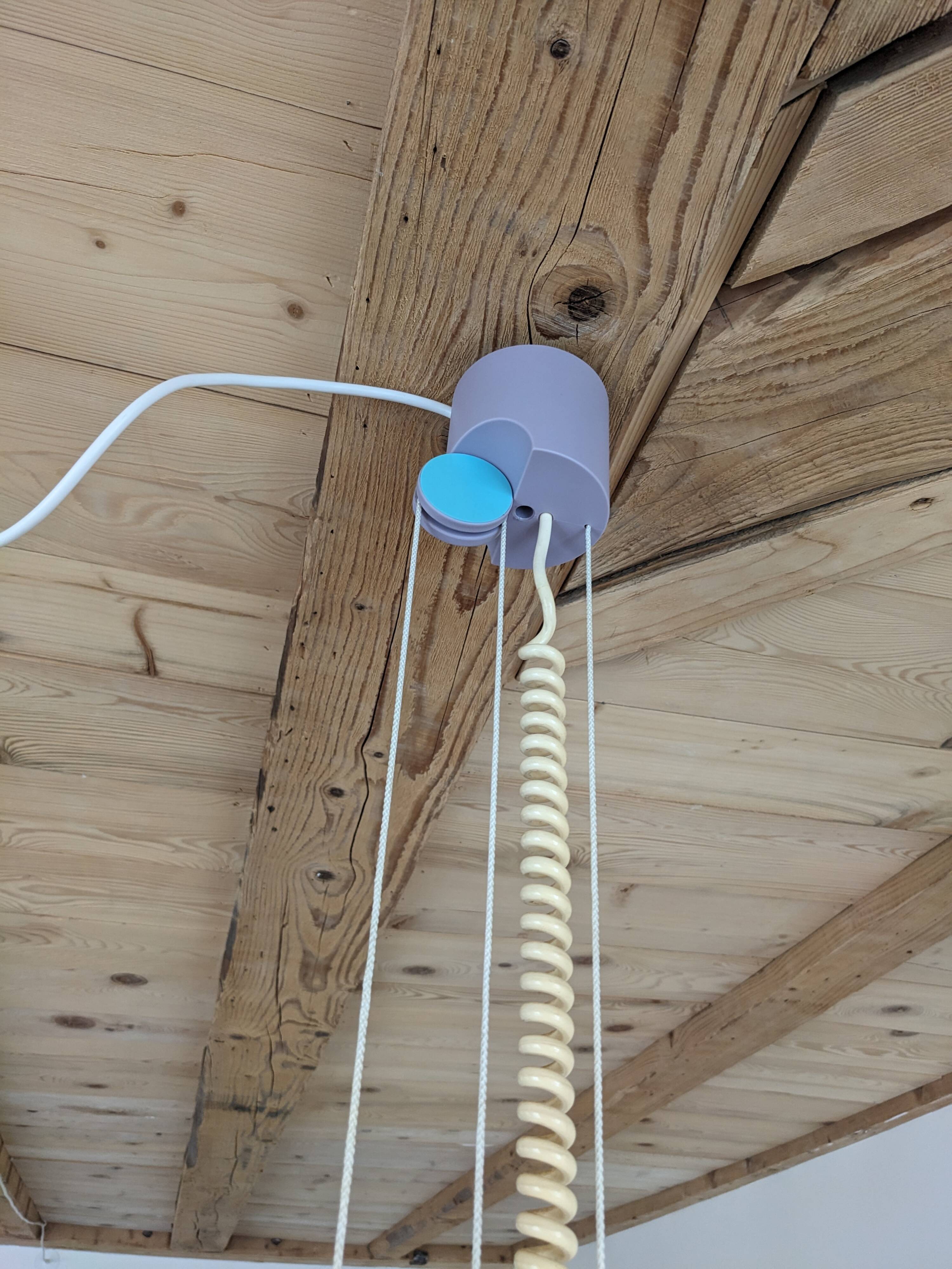 Suspension rises and falls with counterweight - Memphis design from the 80s - Briloner Made in West Germany