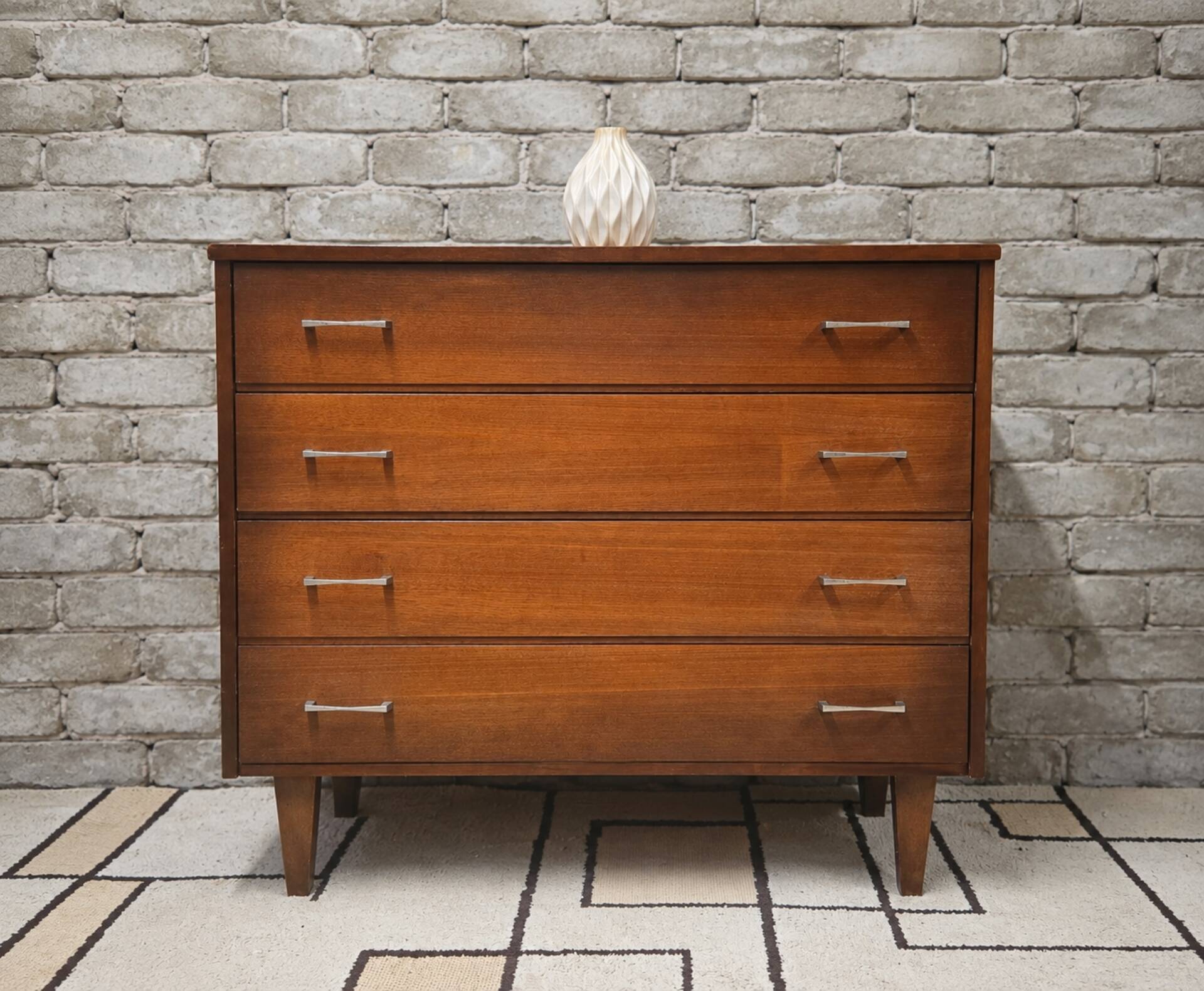 Commode vintage 4 tiroirs en bois – années 60/70