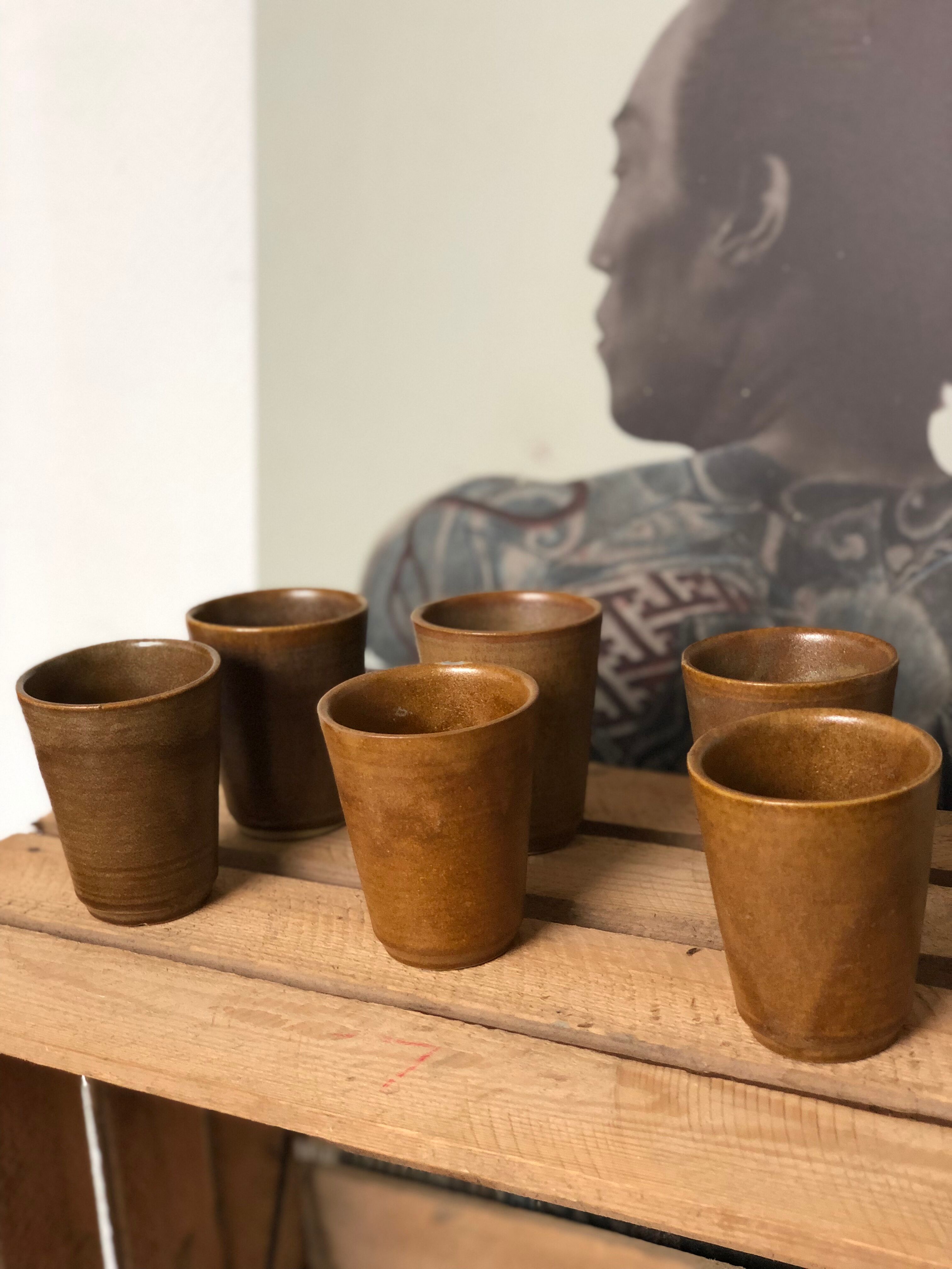 Lot 6 cups in earth-coloured stoneware