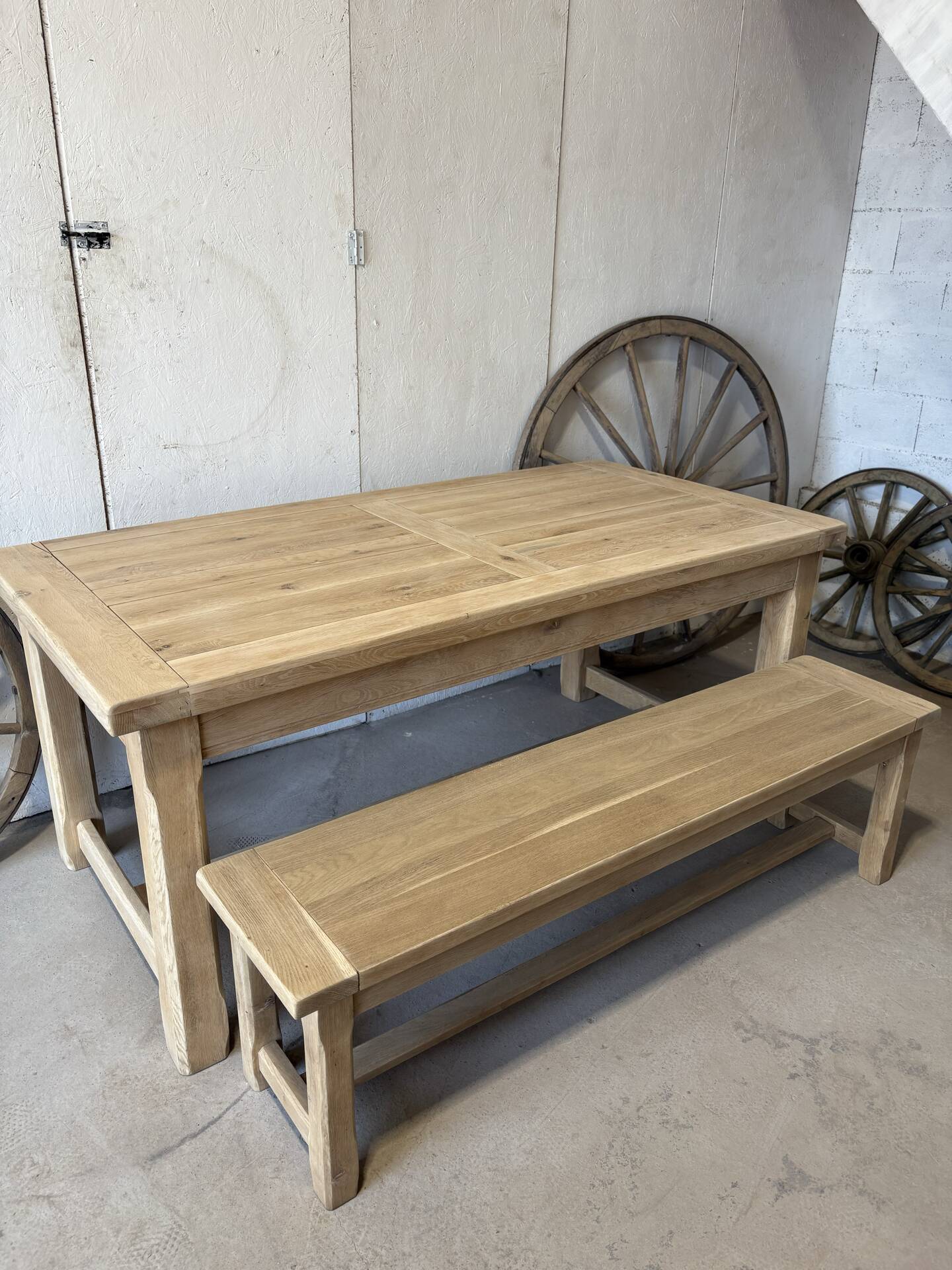 Farm table