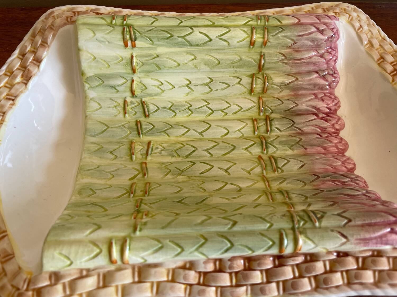 Asparagus barbotine dish