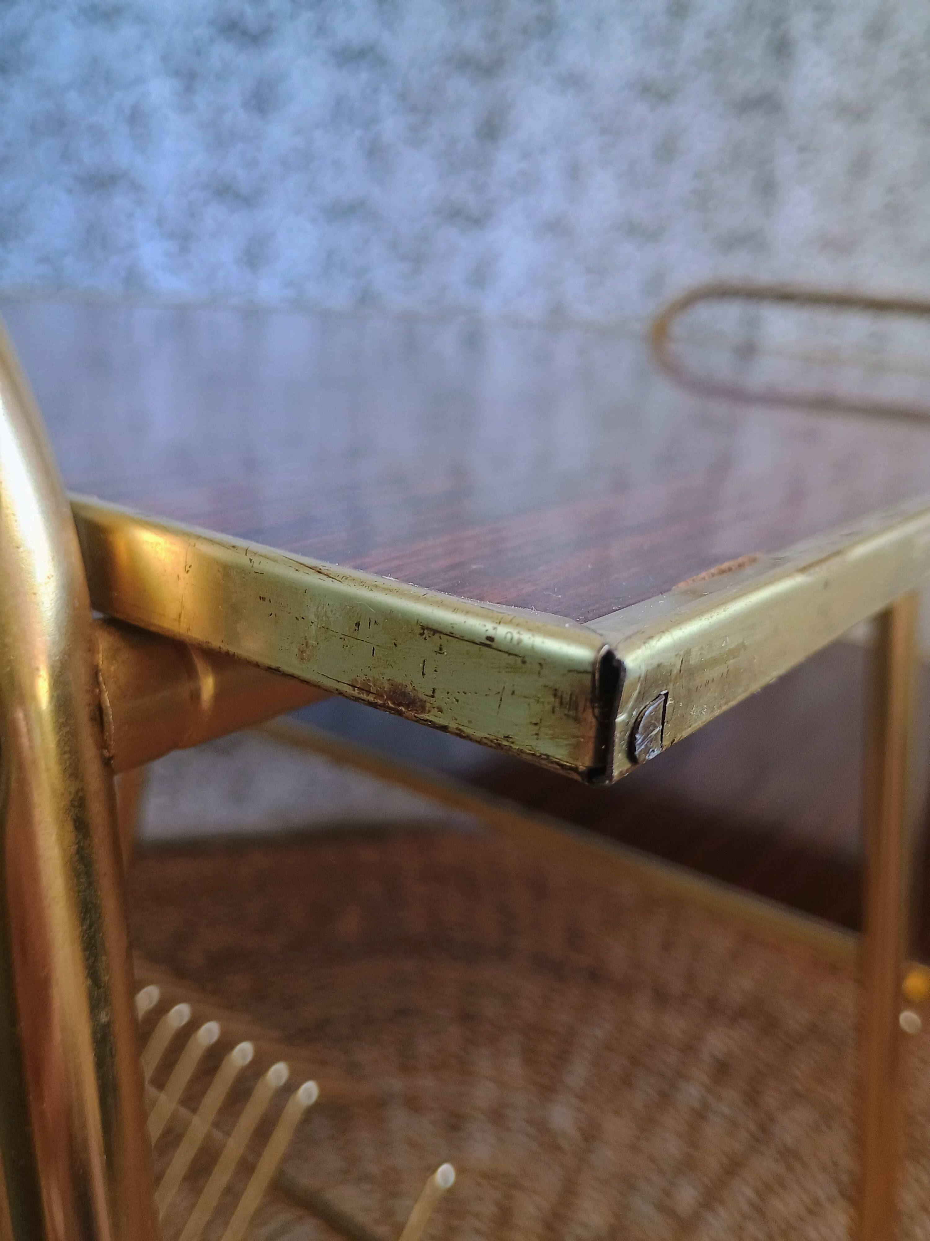 Coffee table with gold metal vinyl holder from the 70s)