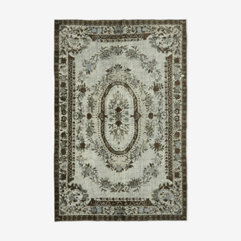 Tapis fait à la main distressed turkish 1980s 207 cm x 304 cm tapis gris