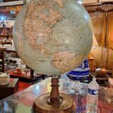 Globe terrestre (1 mm = 20 km)