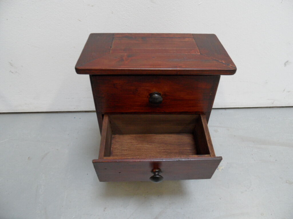 Commode à bijoux vintage