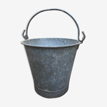 Zinc bucket