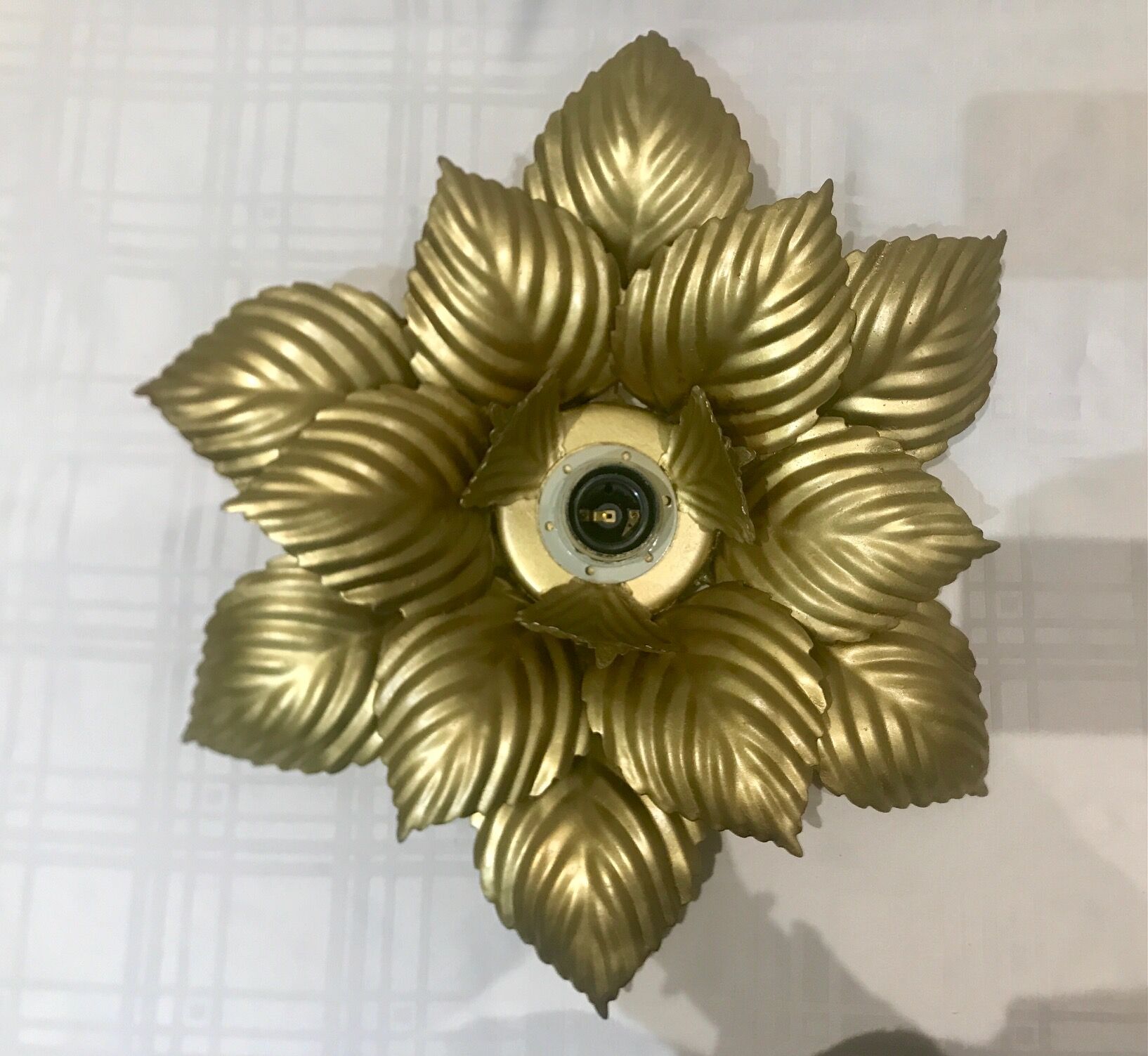 Wall lamp or ceiling lamp golden flower