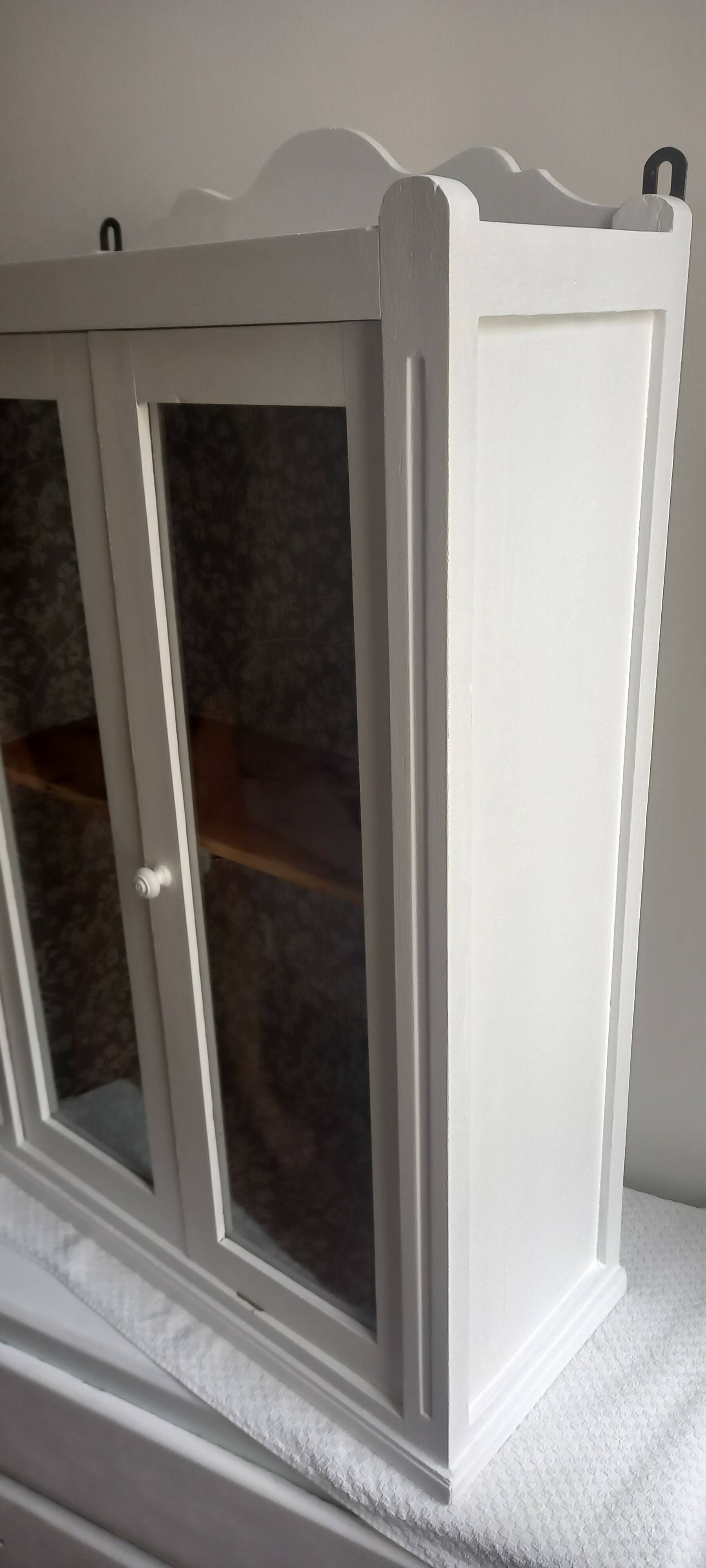 Armoire murale vitrée
