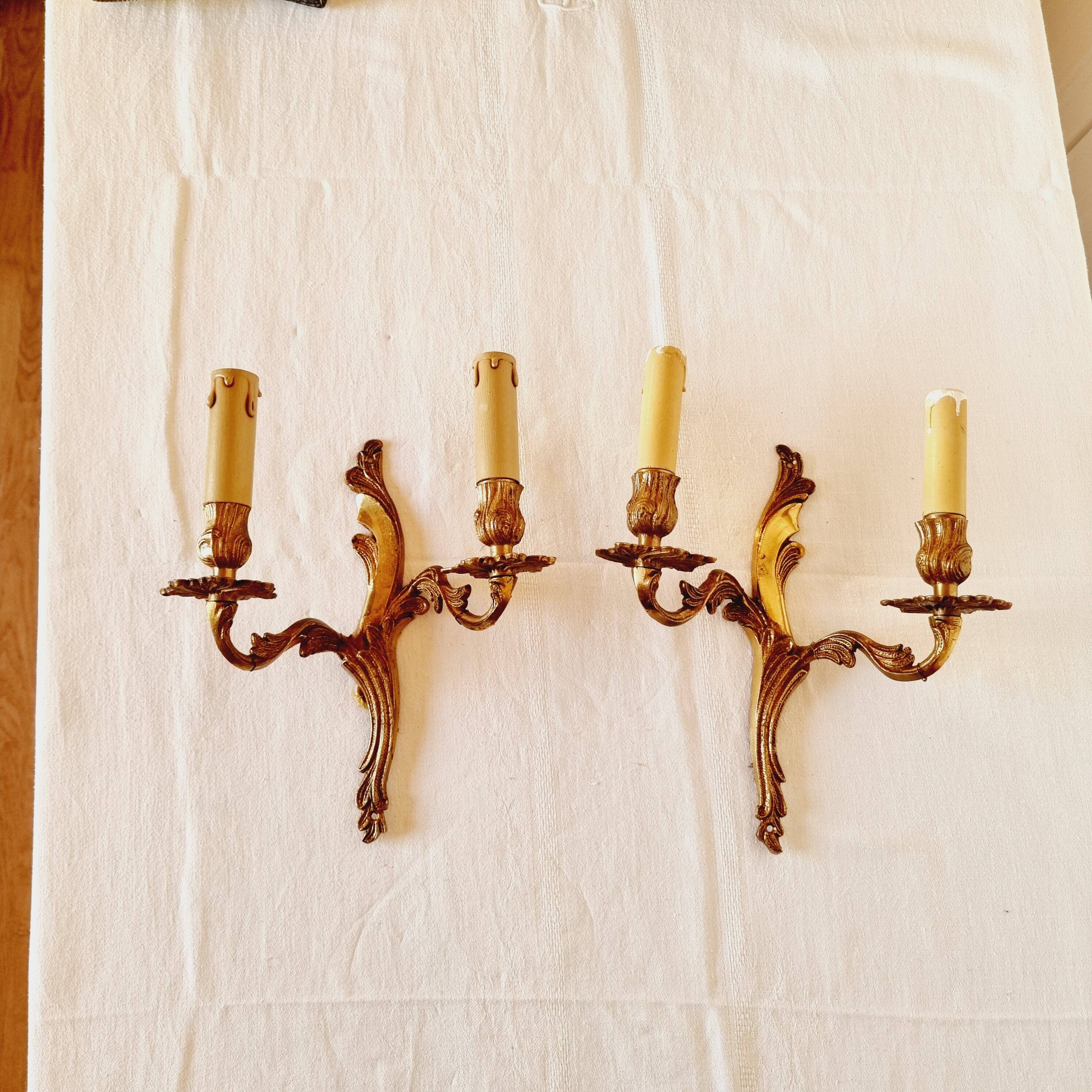 2 french bronze sconces from the beginning of the 20th century in louis xv rocaille style, electrical system