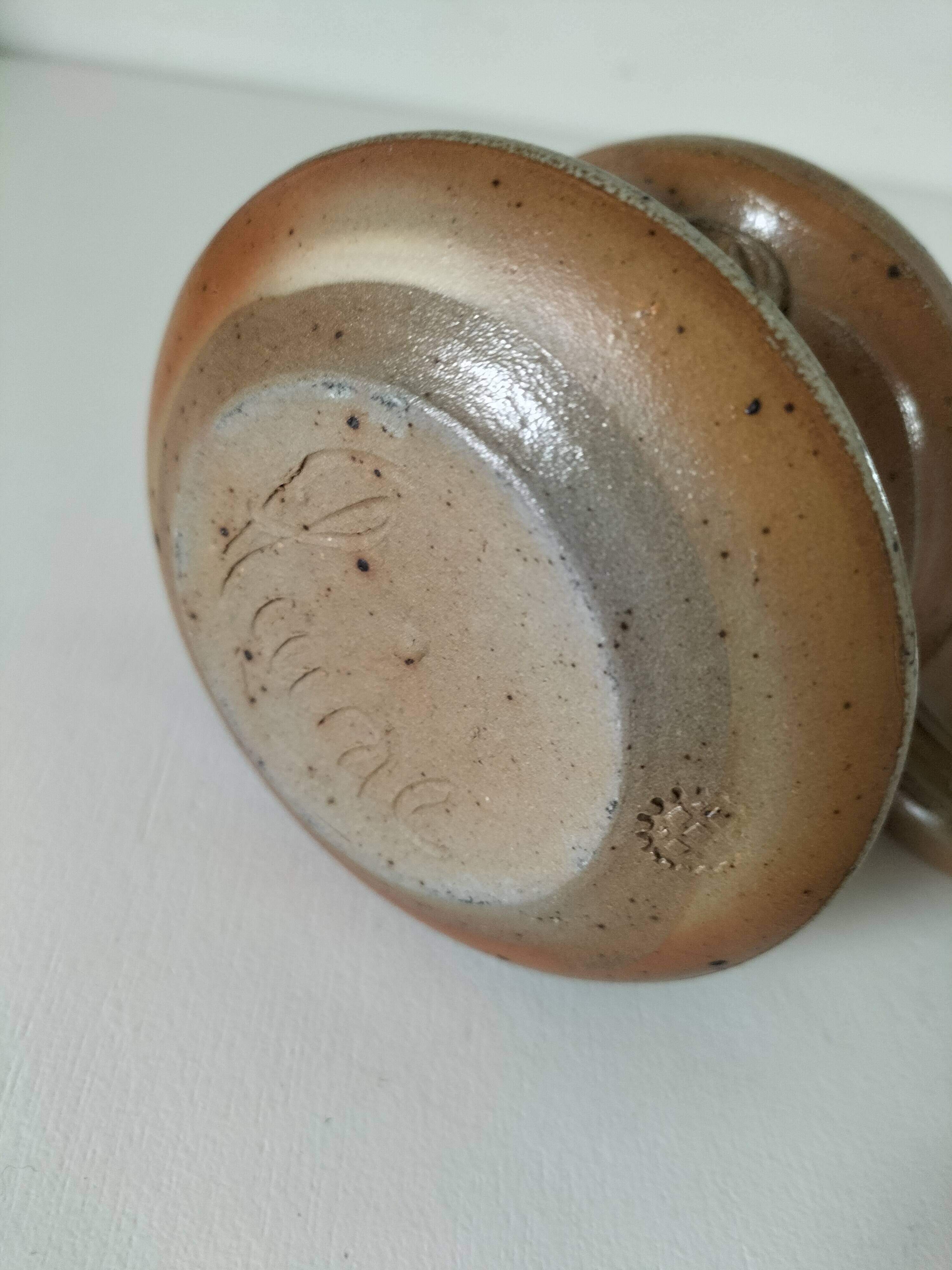 Covered pot in artisanal stoneware with an owl – signed Plume