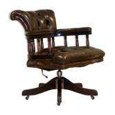 Fauteuil capitaines Chesterfield restauré cuir avec cadre chêne