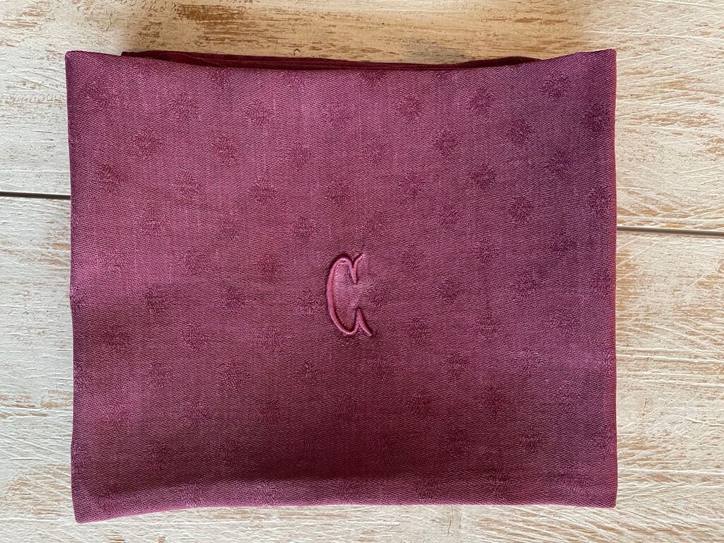 Damassed tablecloth & its 10 plum-tinted napkins "la C" - linen