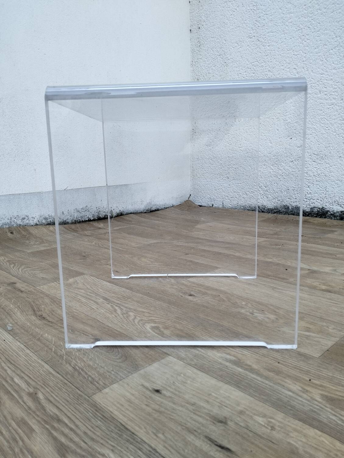 Plexiglass table