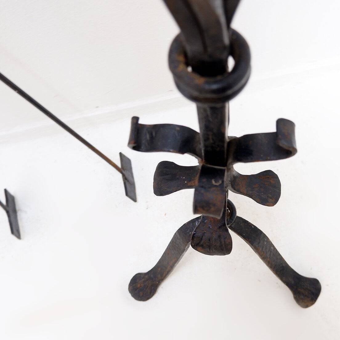 Large Wrought Iron Hammered Fireplace Tool Set: H 127cm