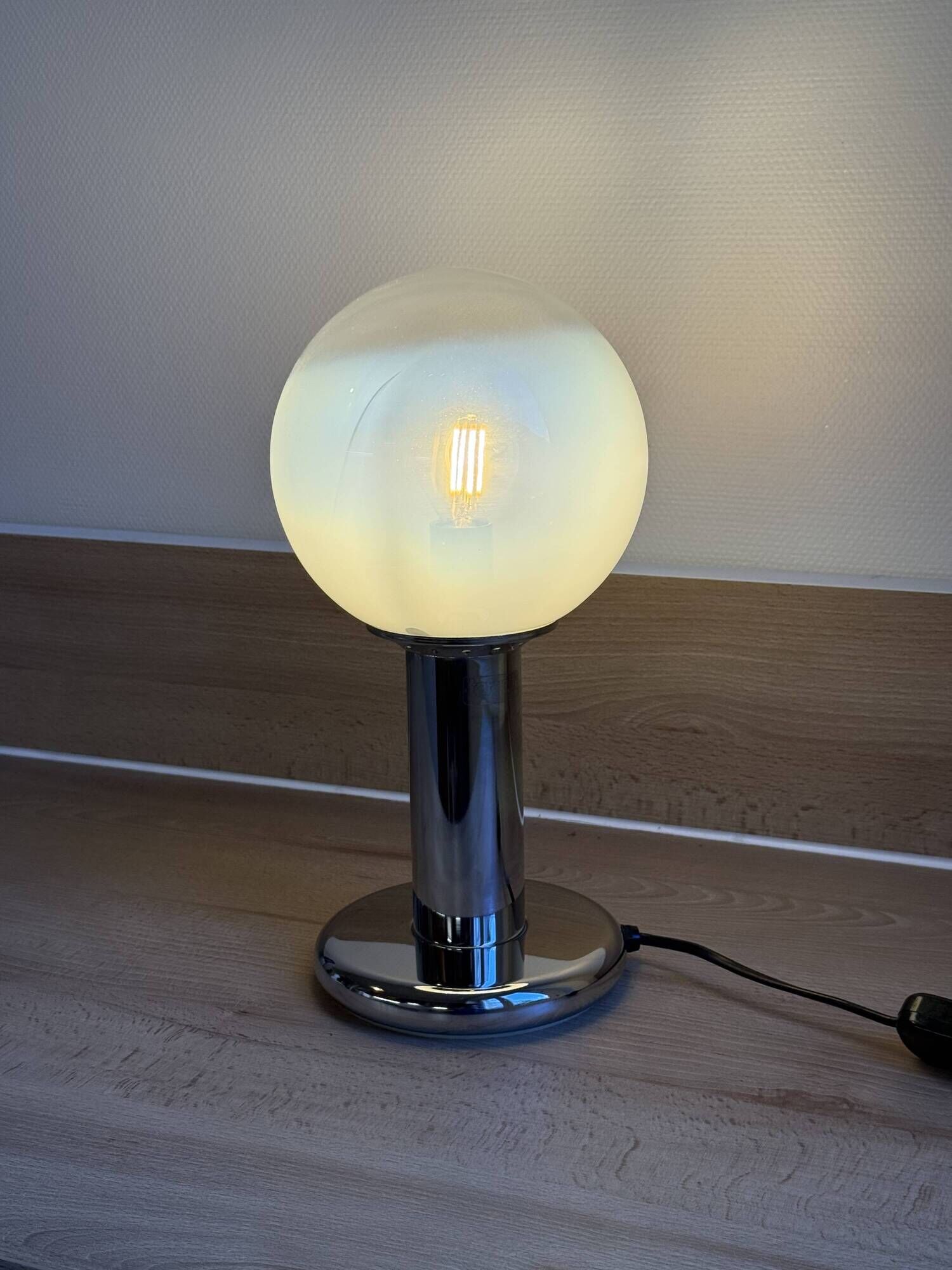 TARGETTI table lamp in chrome and transparent/white glass.