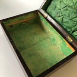 Jewelry box in wood and mother-of-pearl