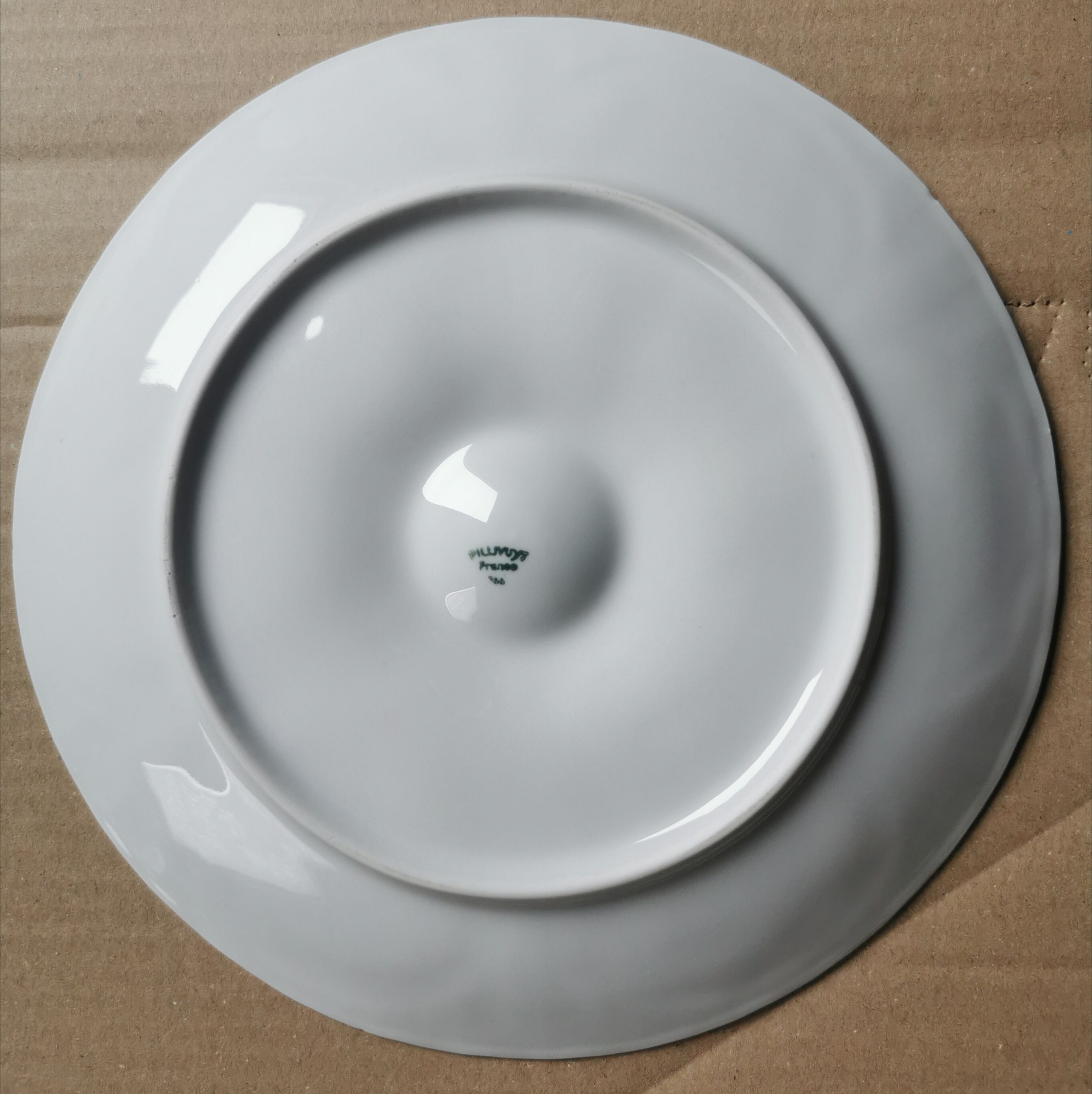 Ensemble de 6 assiettes Pillivuyt porcelaine blanche