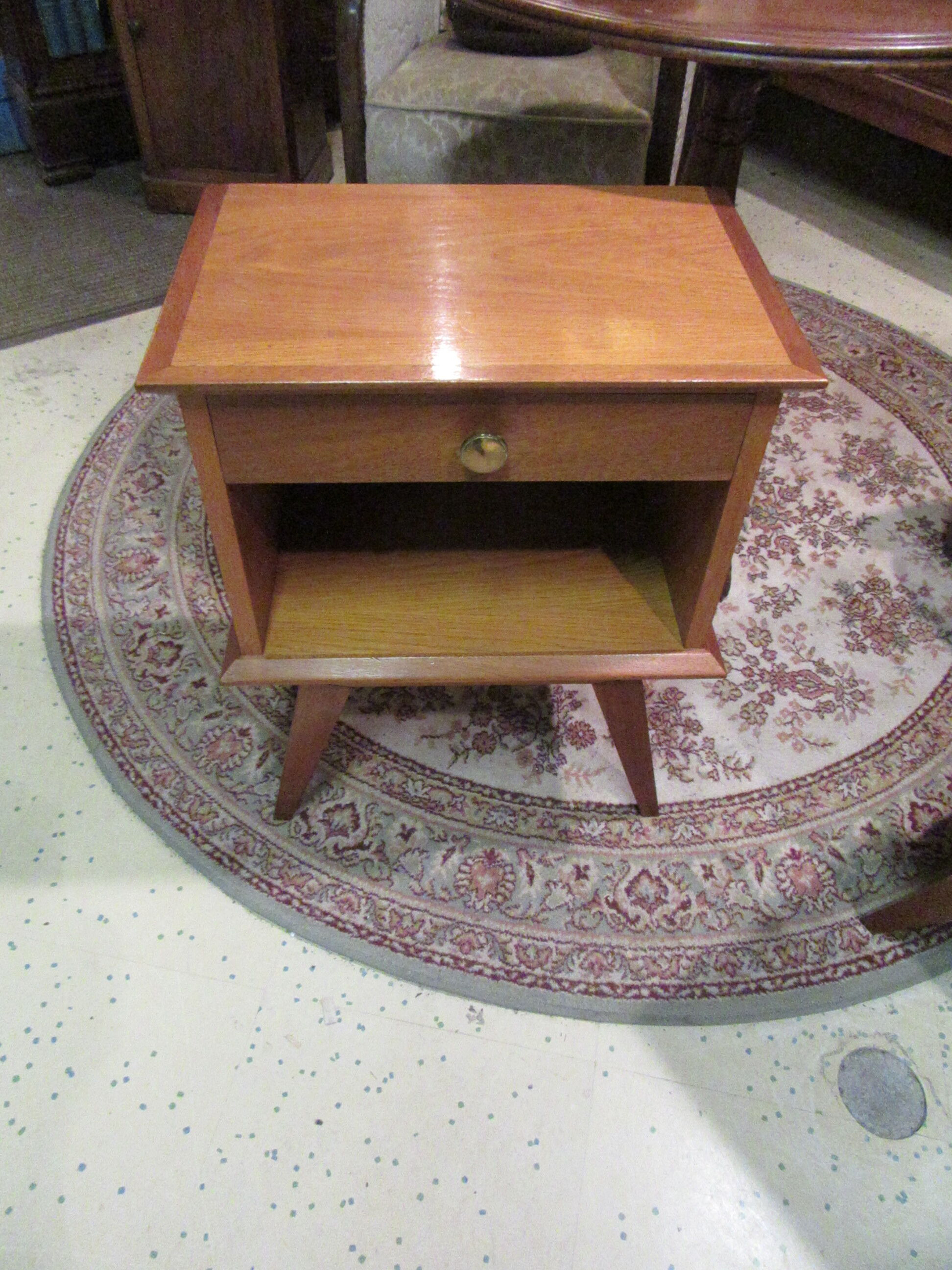 Pair nightstands vintage