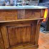 Coffee counter with zinc tray