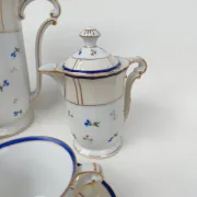 Service à café en porcelaine de Limoges, par Bernardaud. Années 30.