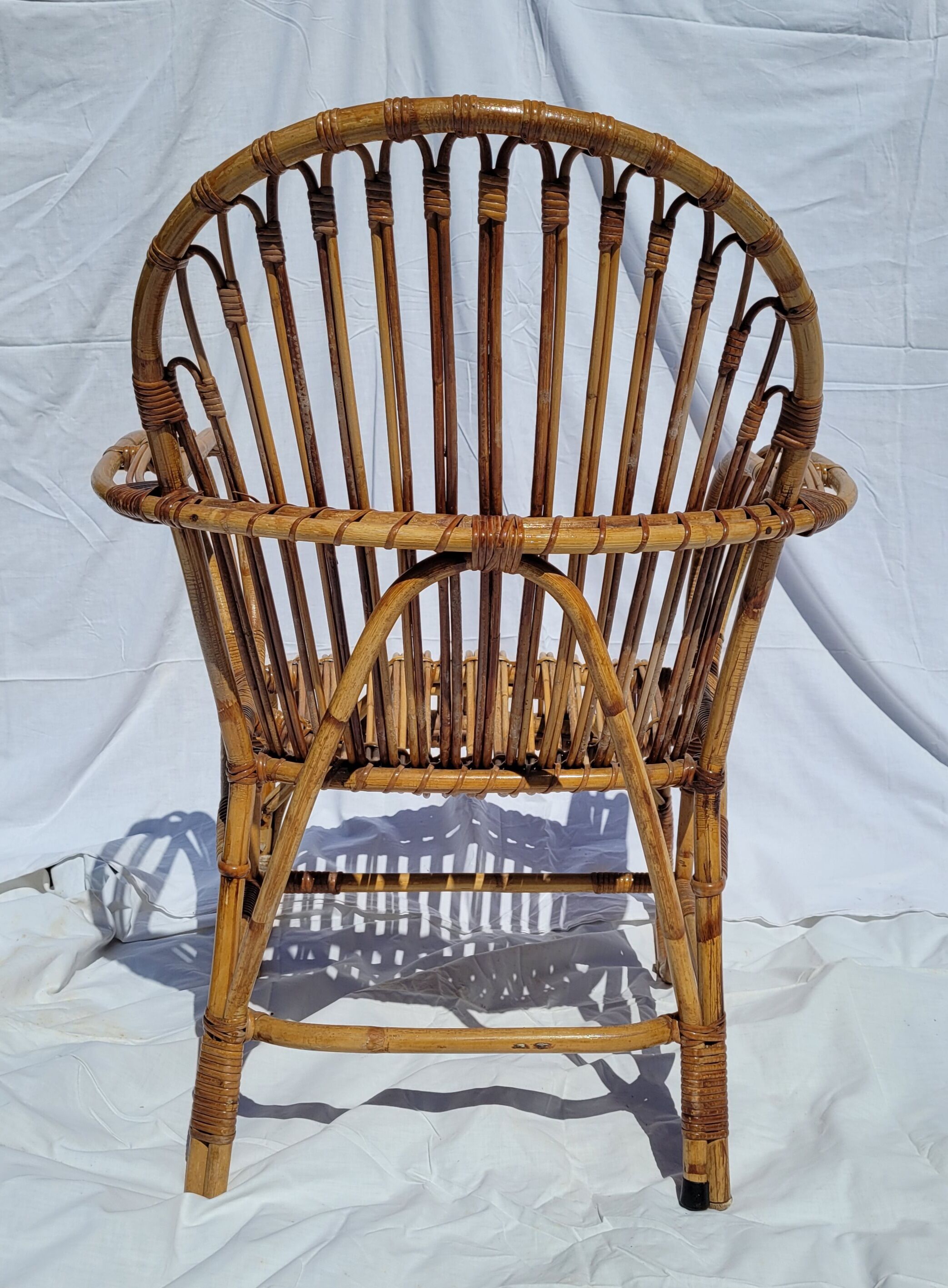 Adult rattan armchair TBE