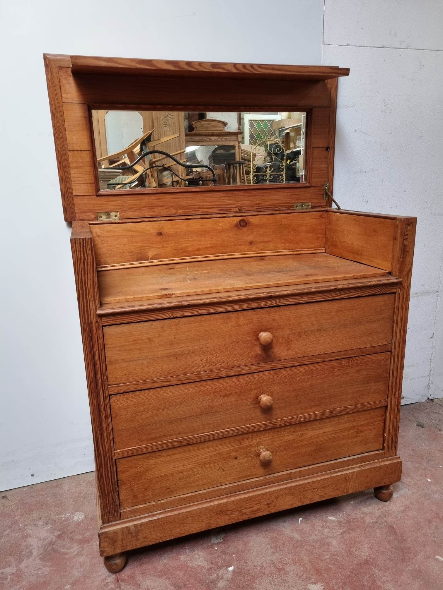 Pitchpin washbasin chest of drawers