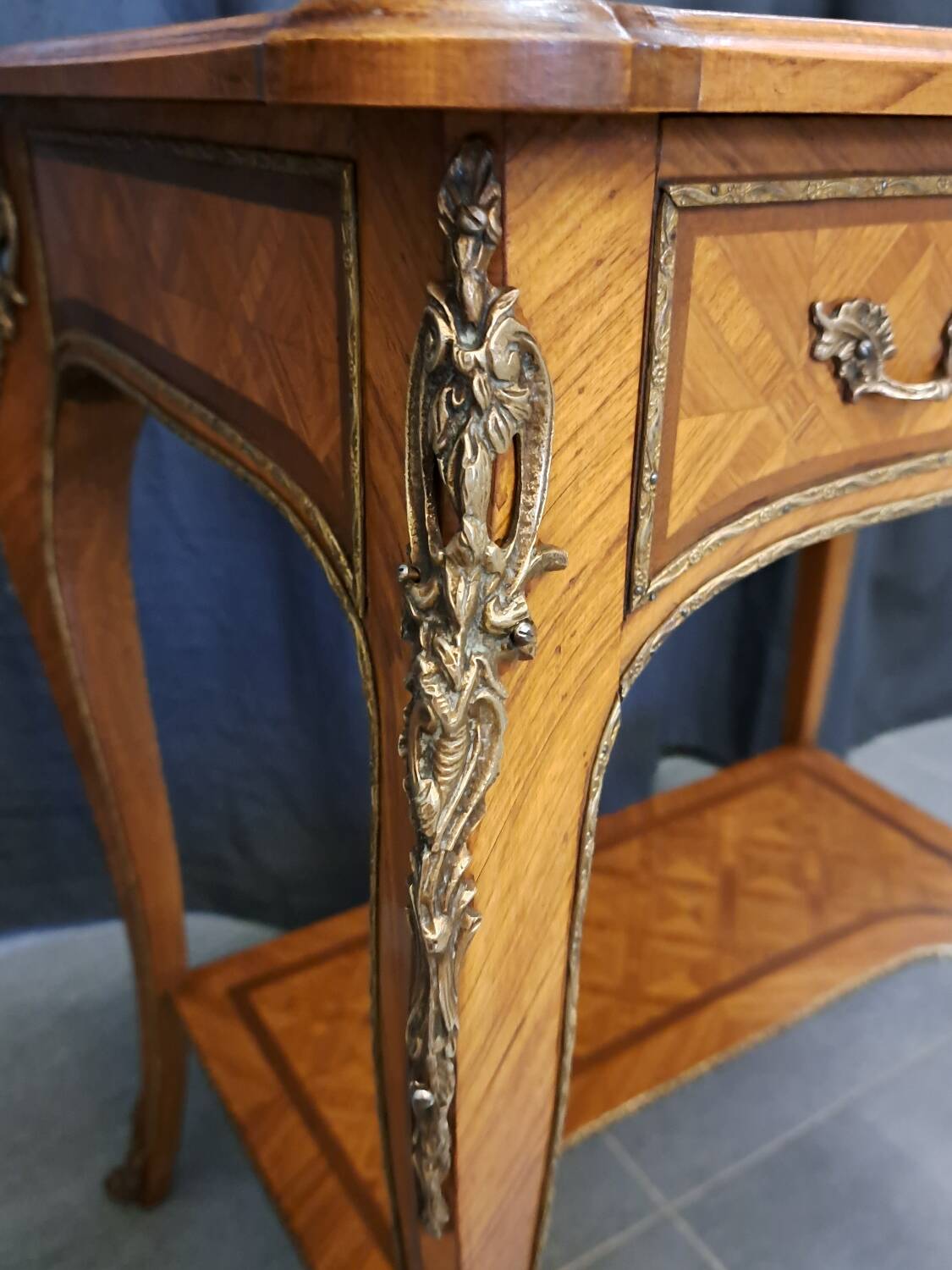 Louis XV style living room table in marquetry