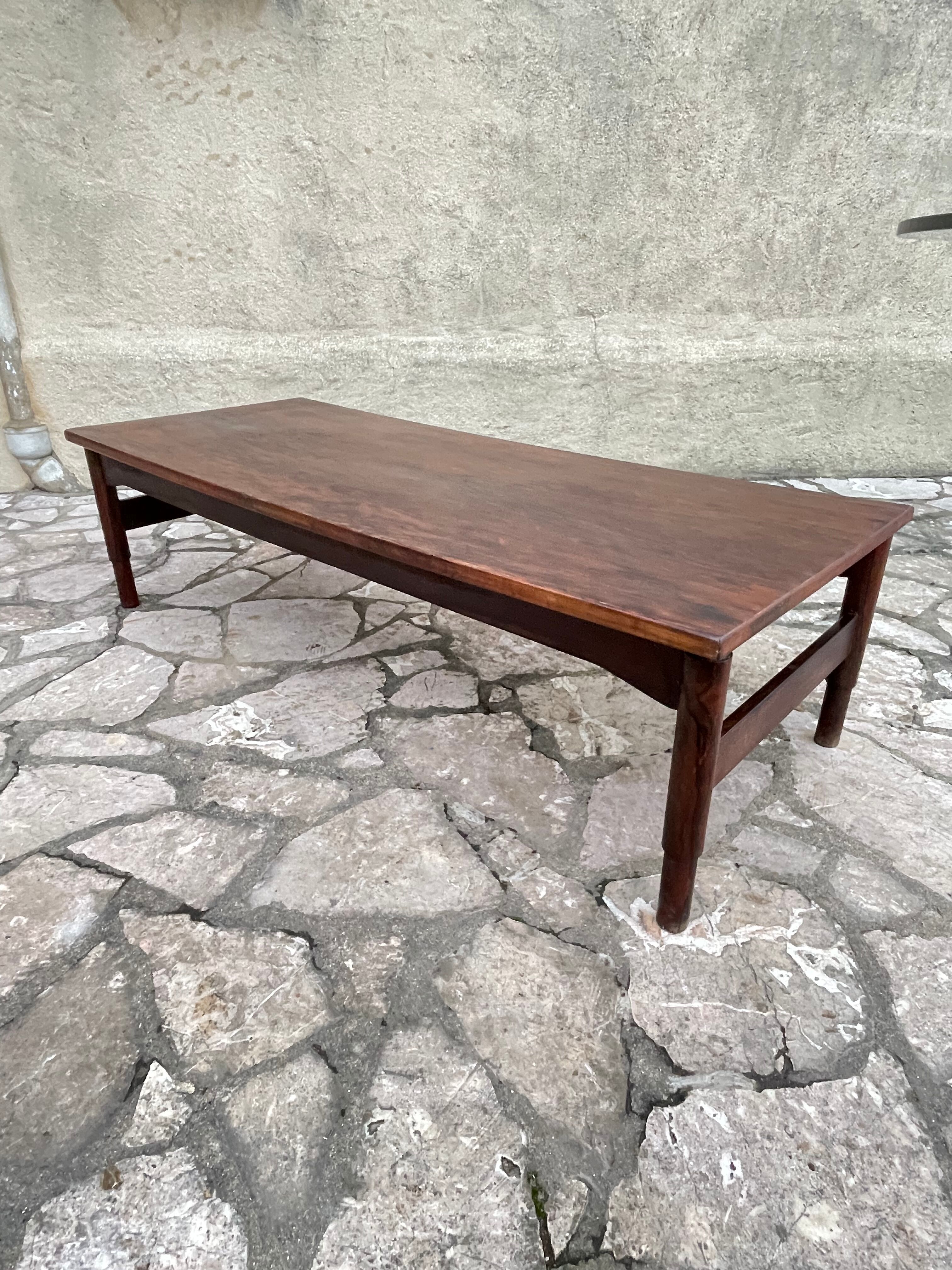 Table basse scandinave en palissandre