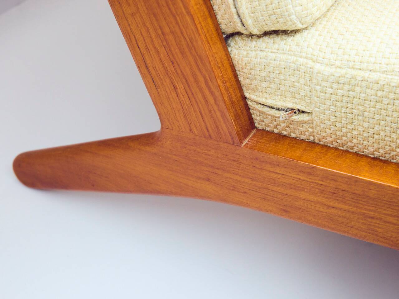 3 seater sofa by Hans Wegner for Getama, modell GE 290 in teak