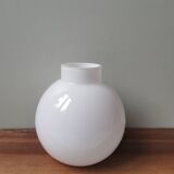 Vintage ball lamp globe in white opaline portable suspension