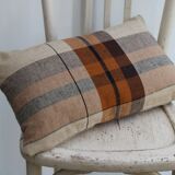 Checkered cushion