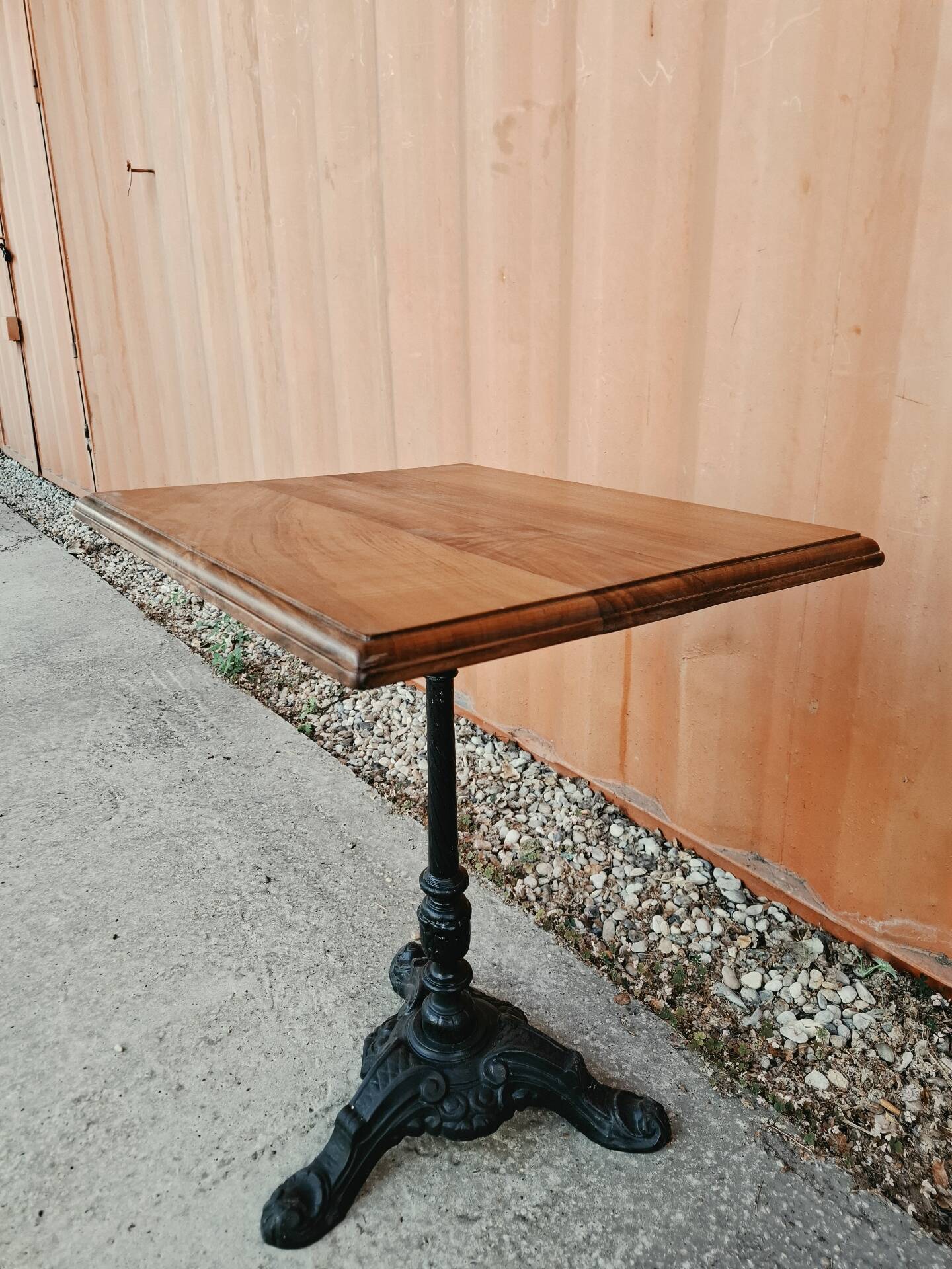 Table bistrot