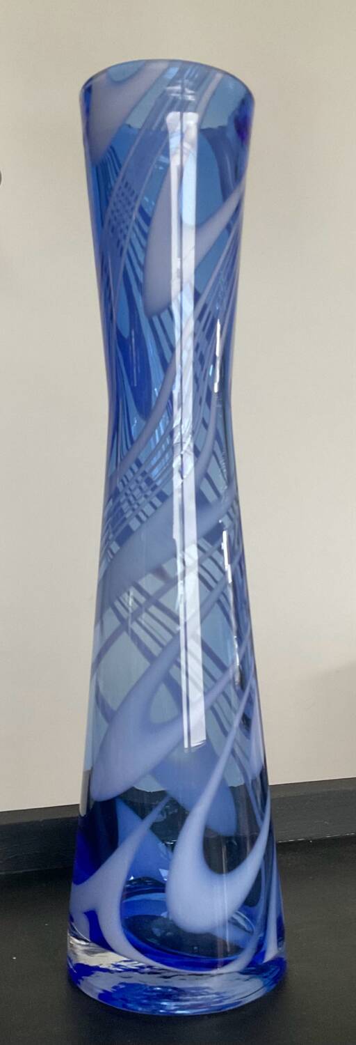 Vintage diabolo vase in glass paste