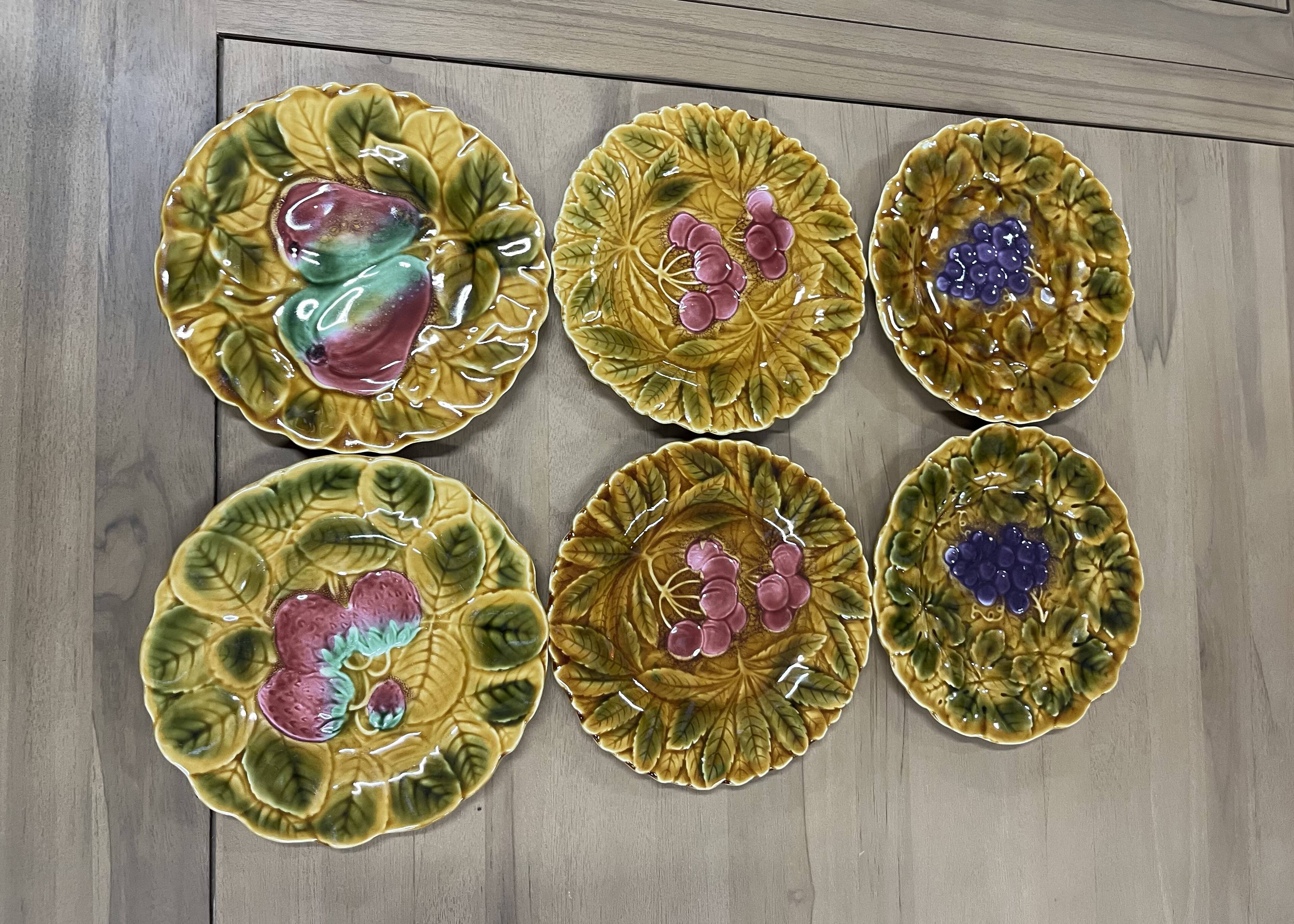 Set of 06 old sarreguemines barbotine plates