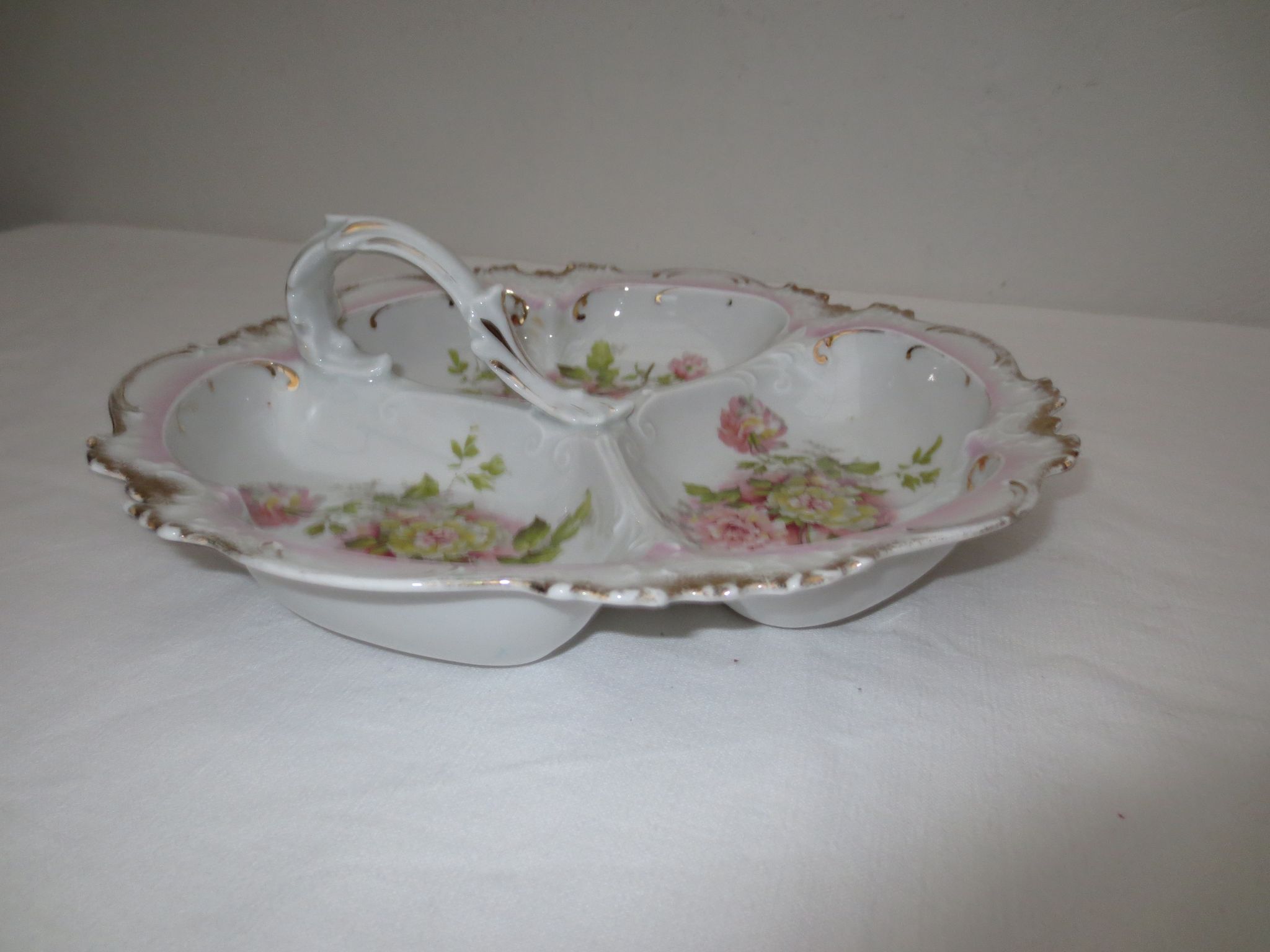 Numbered decorated porcelain quarter dish for hors d'oeuvre or other