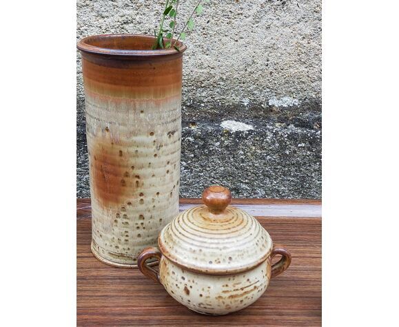 Potter's top cylinder vase in enamelled sandstone