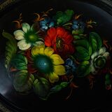 Superbe plateau ancien en métal peint à la main – motif floral coloré