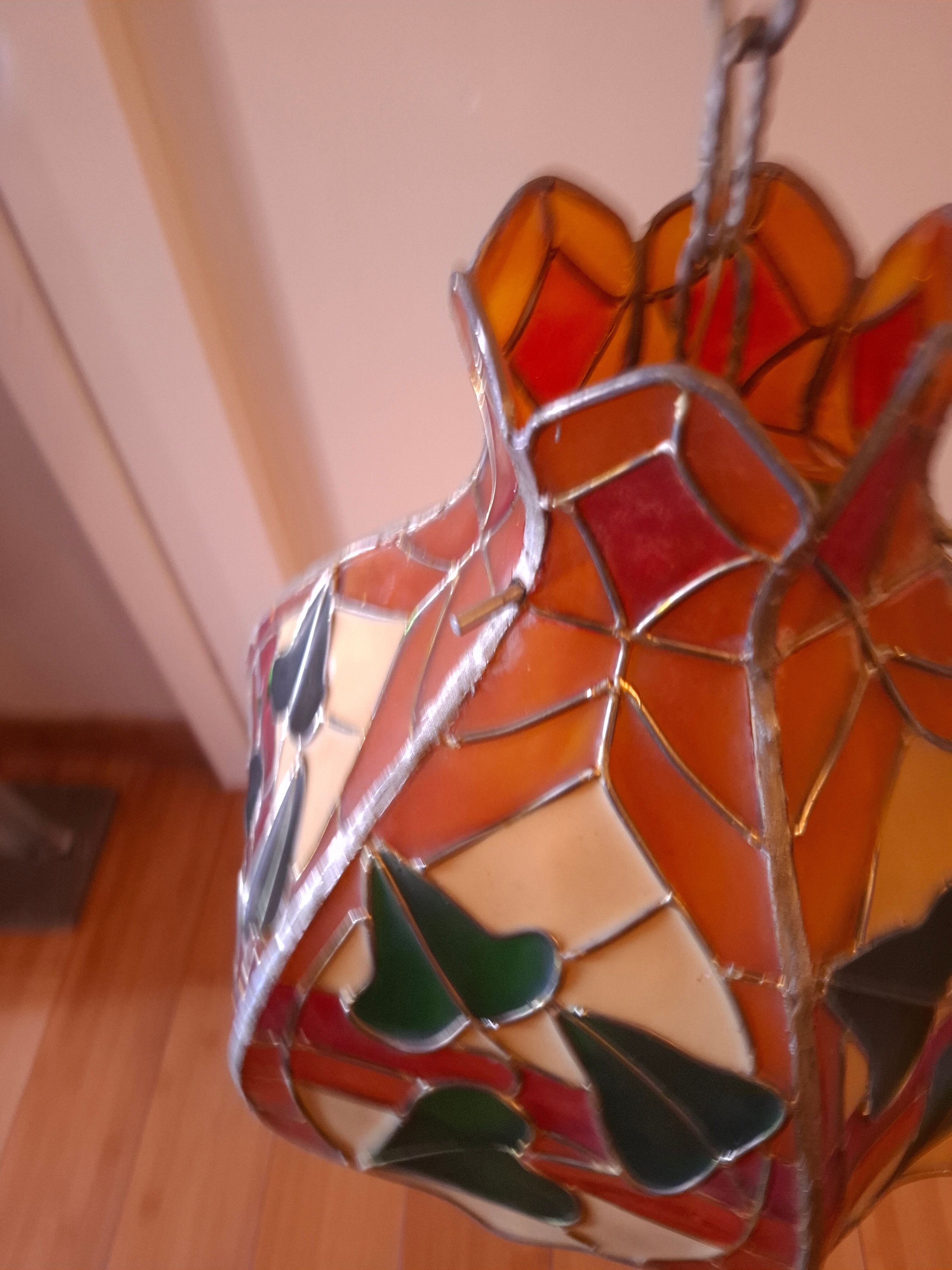 Tiffany-style stained glass pendant light