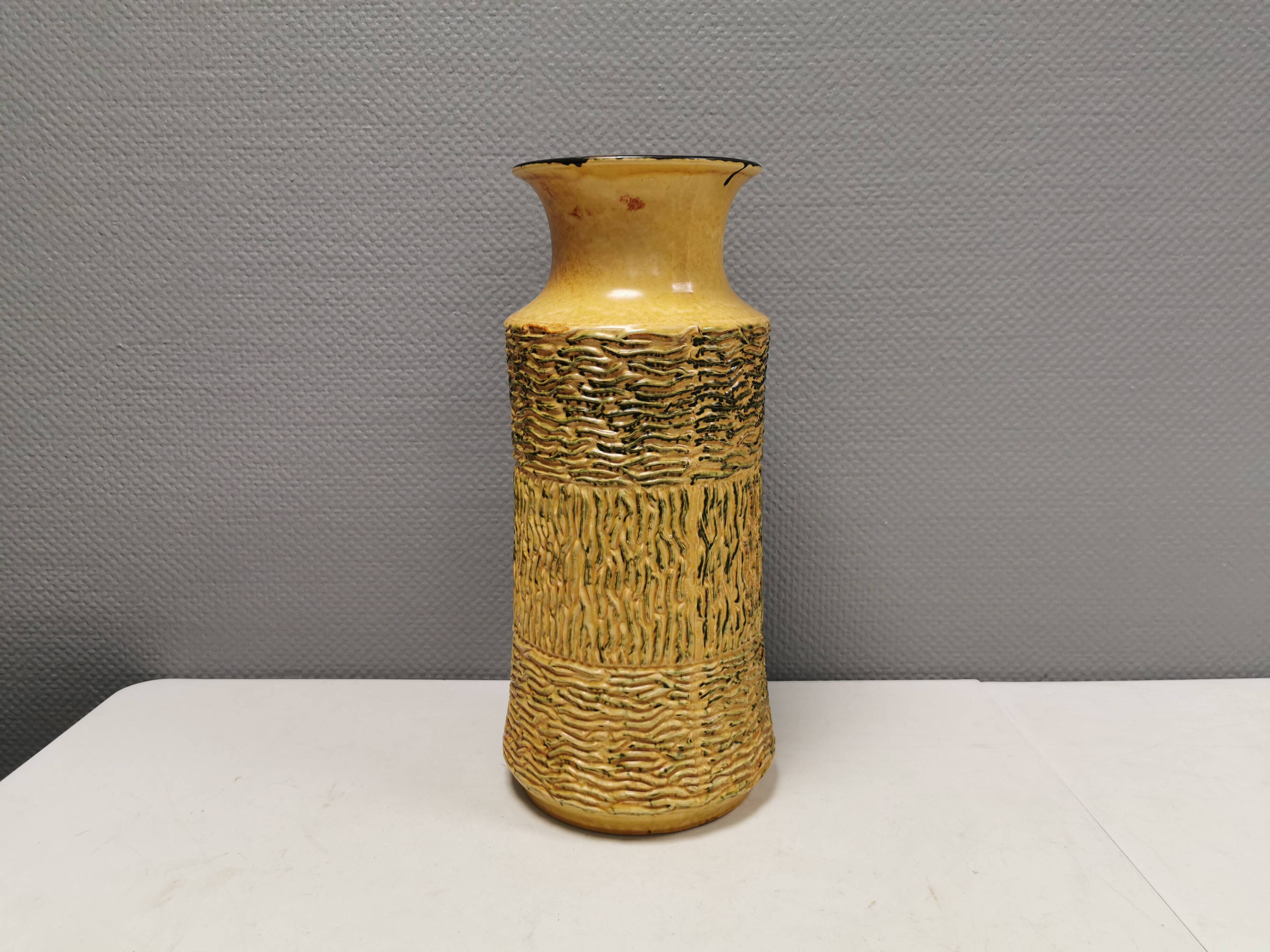 Énorme vase de sol d'allemagne de l'ouest, en glaçure jaunâtre