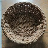 Woven round basket