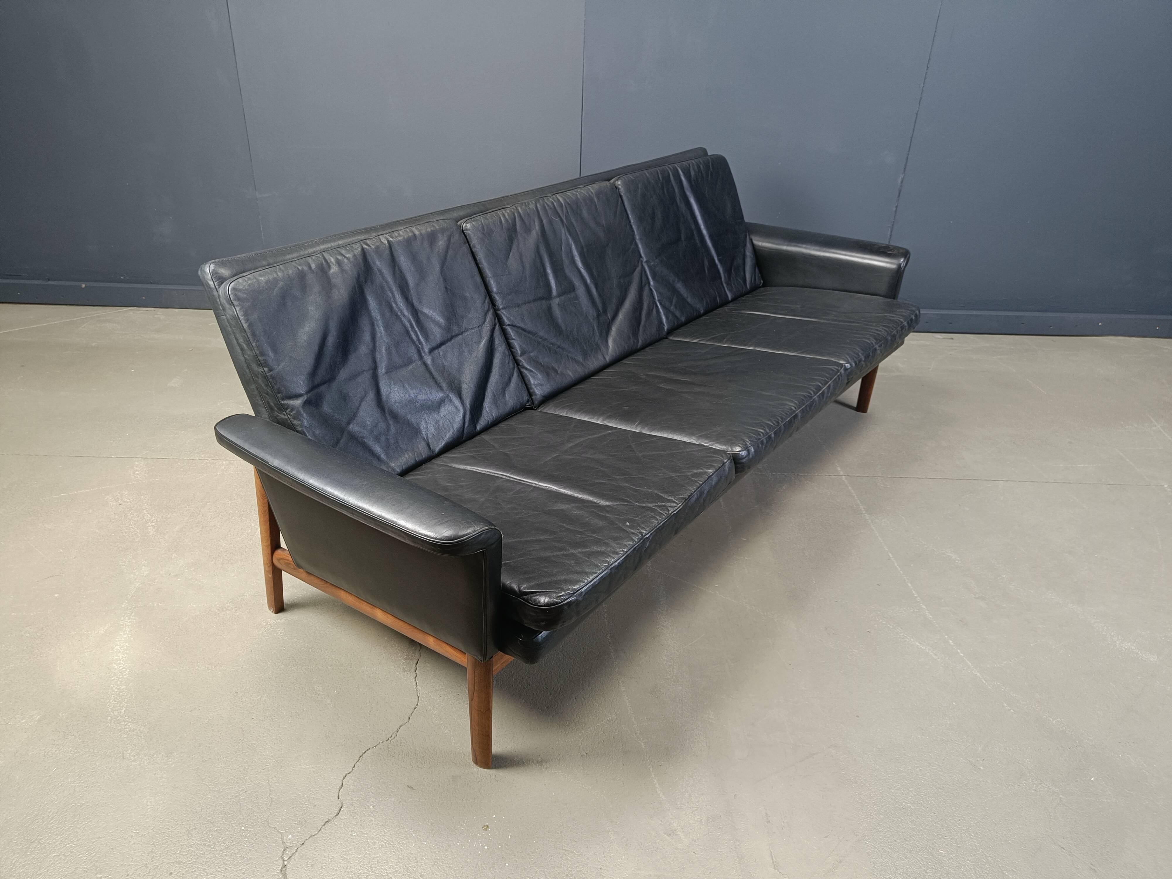 Jupiter Sofa by Finn Juhl for from France and Søn and France & Daverkosen