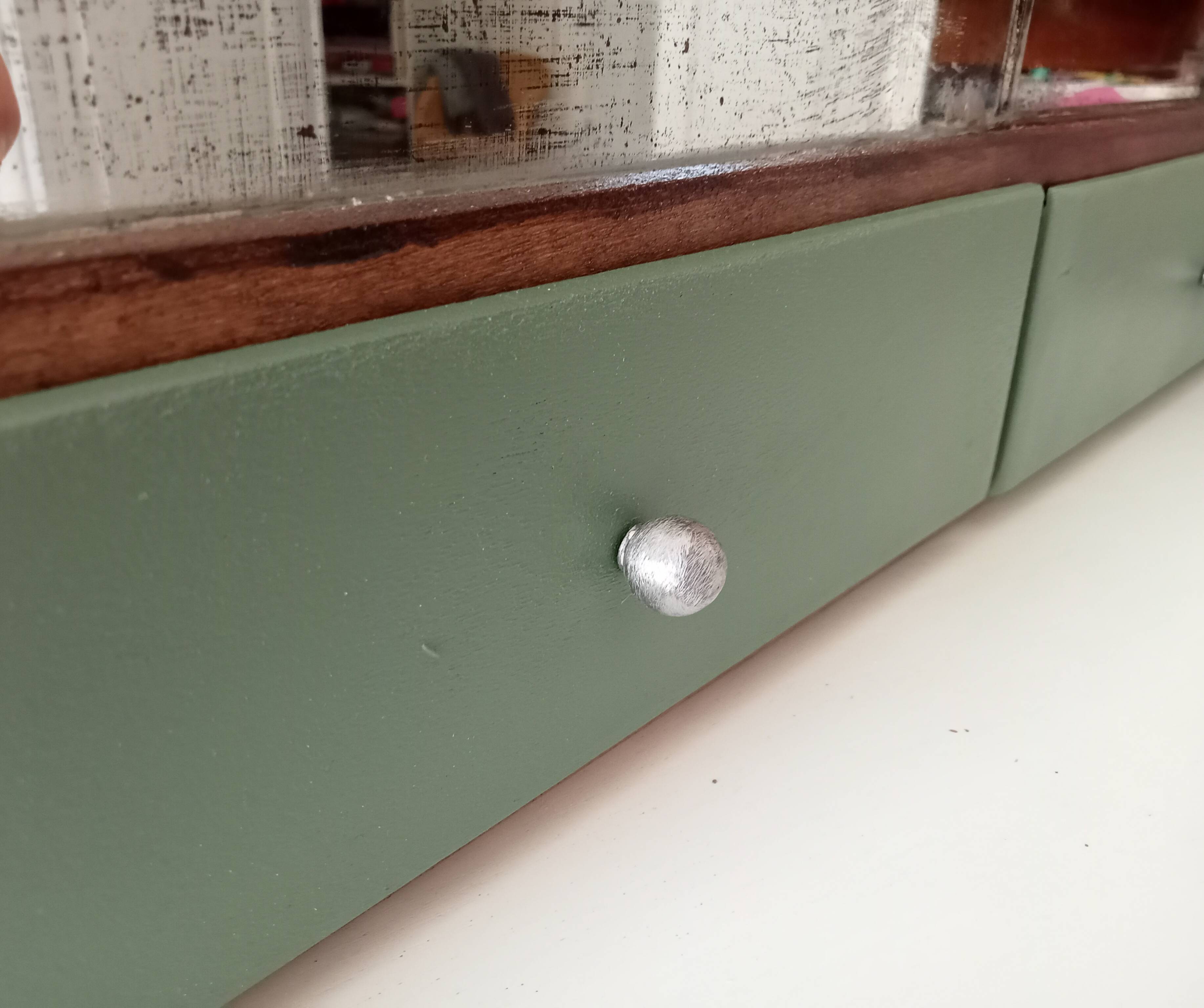 Vintage medicine cabinet 70s